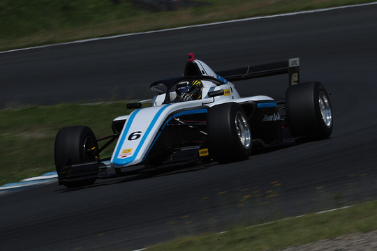 第3戦レース8予選2位の片山義章（Team LeMans F111/3）