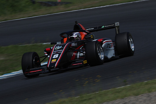 第3戦レース8ポールポジションの小山美姫（TGR-DC F111/3）