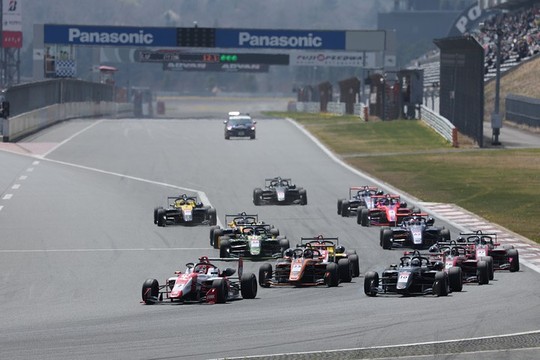 決勝がスタートした