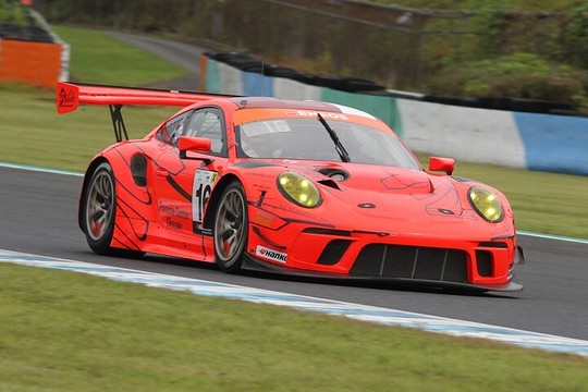ST-Xクラスポールポジションはポルシェセンター岡崎911 GT3R（永井宏明／上村優太／伊藤大輔）