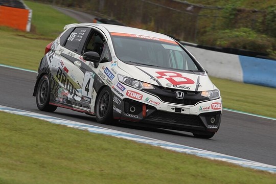 ST-5クラスポールポジションはTHE BRIDE FIT（太田侑弥／伊藤裕士／石澤浩紀／いとうりな）