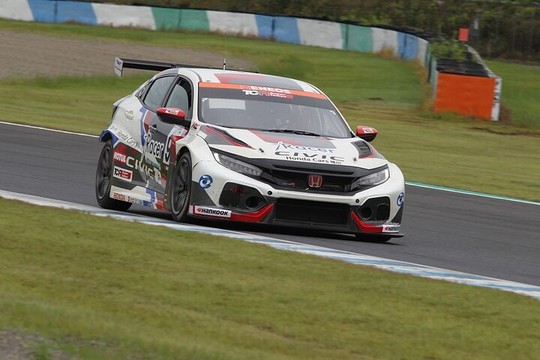 ST-TCRクラスポールポジションはRacer HFDP CIVIC（遠藤光博／中野信治／西村和真）