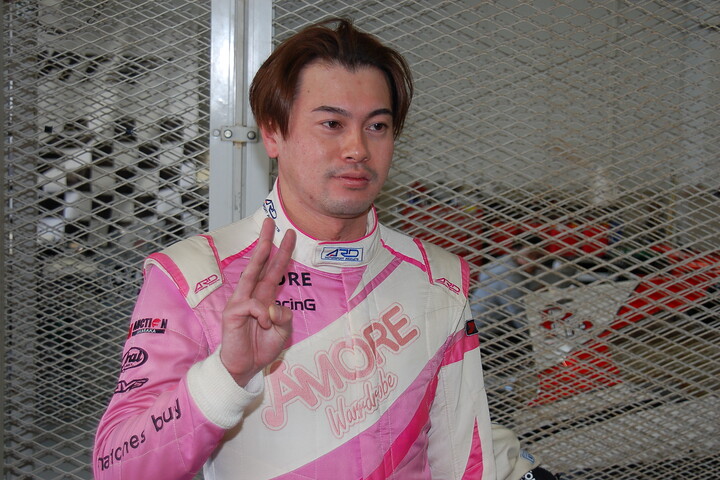 予選3位の板倉慎哉（AMORE TOKYO☆表参道☆KKSII）