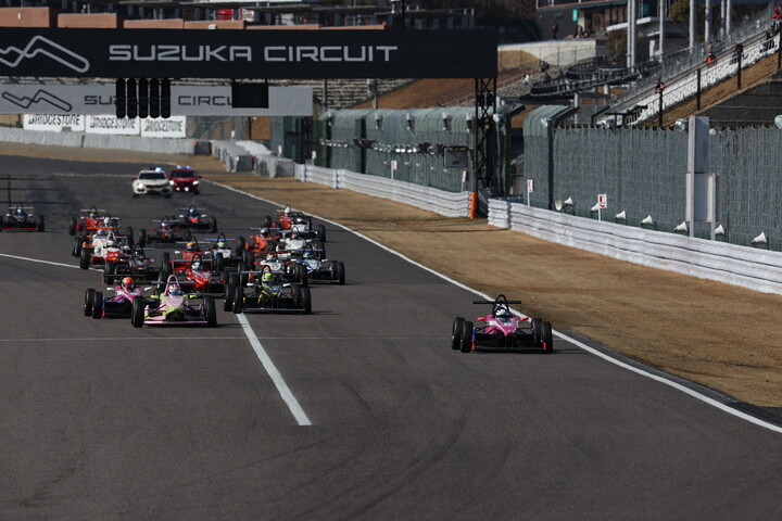 10周の決勝がスタートした