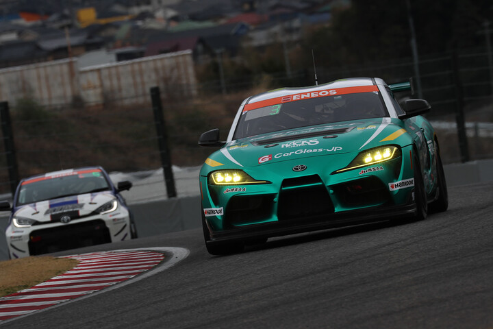 ST-Zクラスポールポジションは52号車埼玉トヨペットGB GR Supra GT4（山崎学／吉田広樹／服部尚貴／川合孝汰）