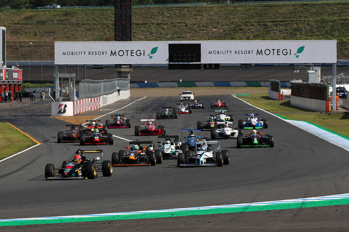 12周の決勝がスタートした