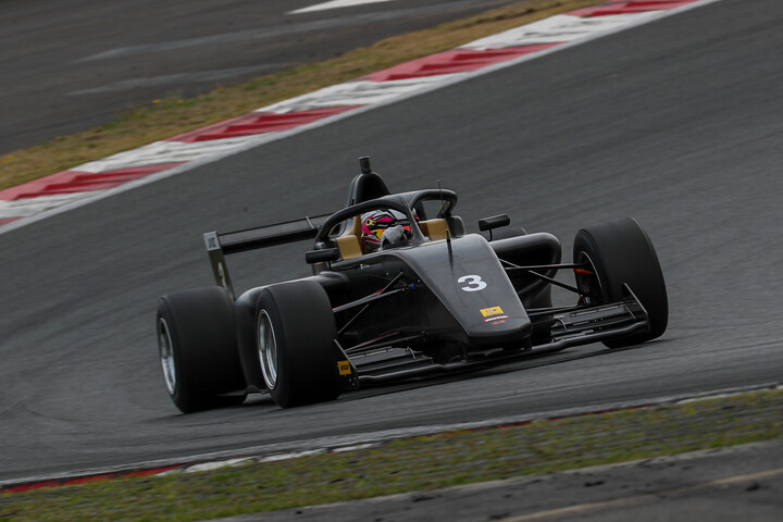 決勝2位は澤龍之介（Sutekina Racing）