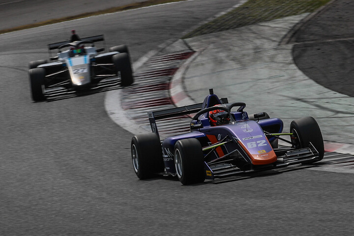 決勝3位は平木湧也（HELM MOTORSPORTS F111/3）