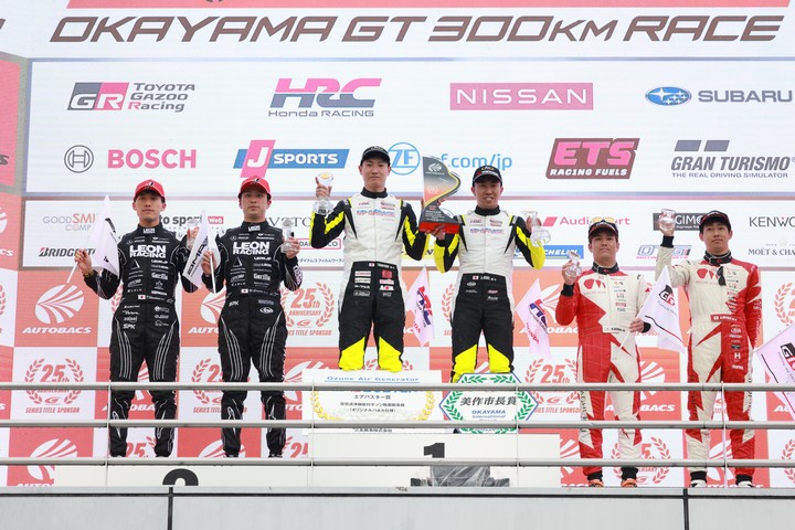 GT300クラスの表彰式