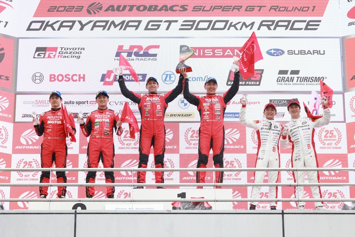 GT500クラスの表彰式