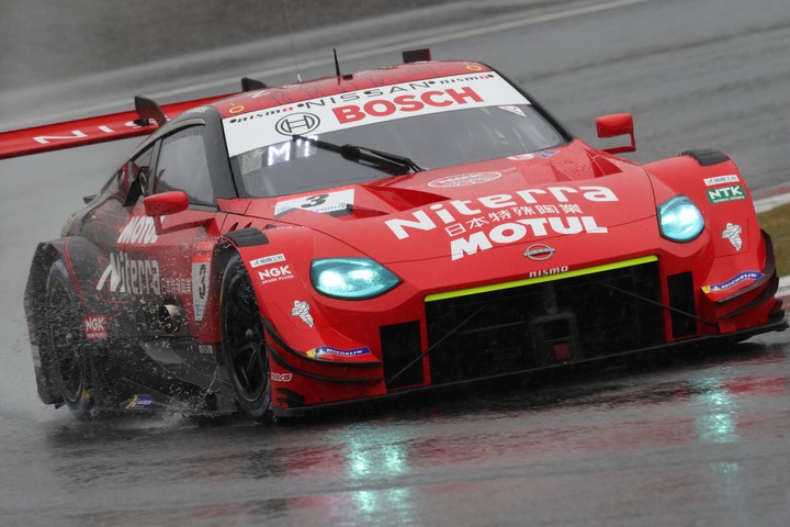 公式練習：GT500クラス3位はNiterra MOTUL Z（千代勝正／高星明誠）