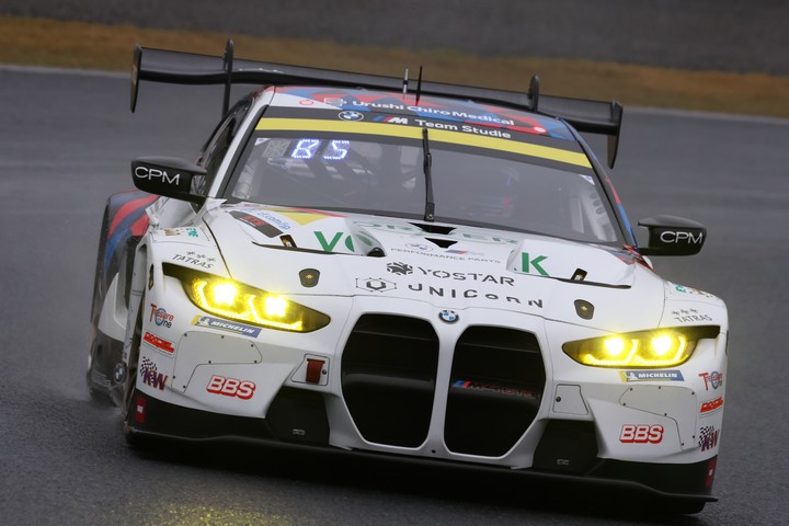 GT300クラス予選3位はStudie BMW M4（荒聖治／ブルーノ・スペングラー）