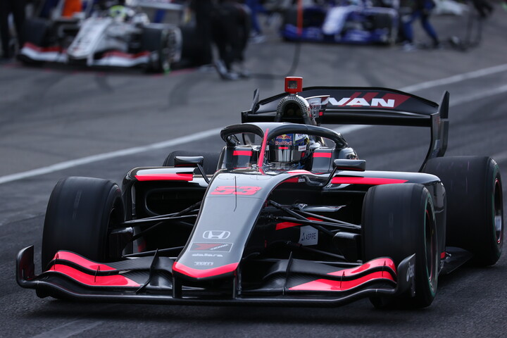 ポールポジションは大湯都史樹（TGM GP SF23）