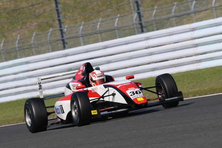 第1戦、第2戦ともポールポジションの小林利徠斗（TGR-DC RSトムススピリットF4）