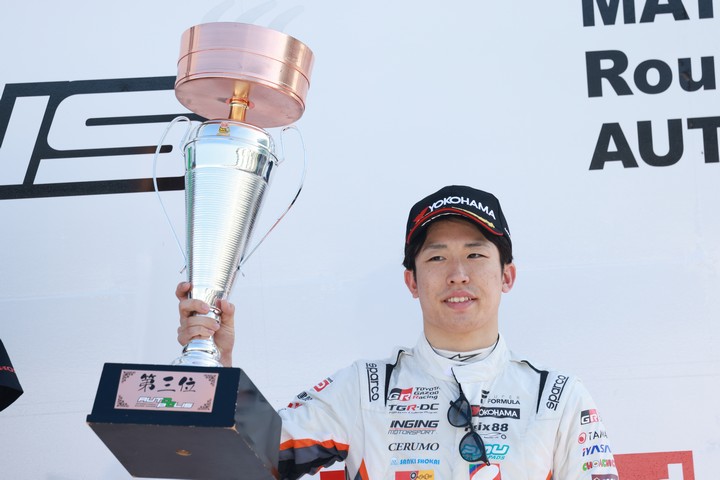 決勝3位の坪井翔（P.MU/CERUMO･INGING）