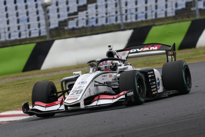 フリー走行1回目：2位は平川亮（ITOCHU ENEX TEAM IMPUL SF23）