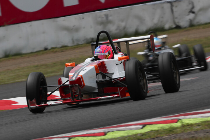 ポールポジションは豊島里空斗（C.S.I Racing ED）