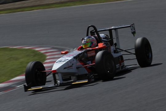 優勝は小村明生（ファーストガレージTKR S2）