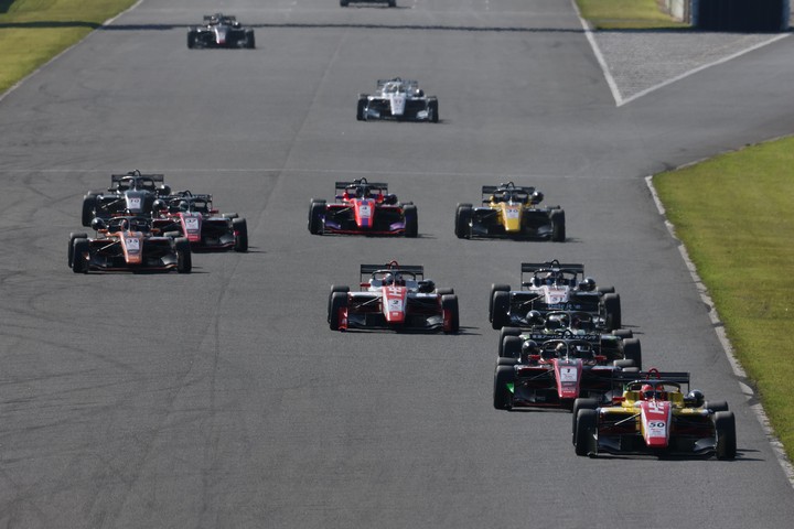 決勝レースがスタートした