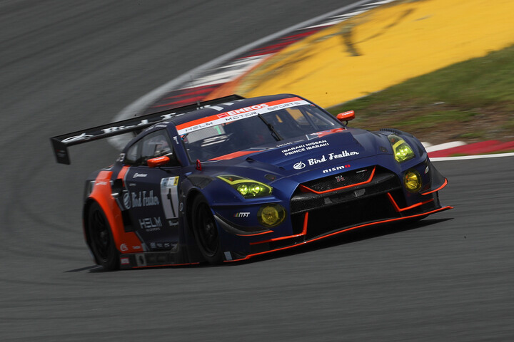 ST-XクラスポールポジションはHELM MOTORSPORTS GTR GT3（HELM MOTORSPORTS）