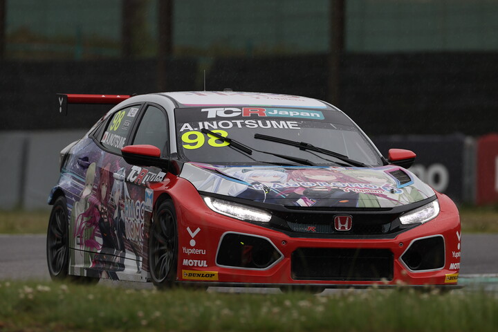 ポールポジションは猪爪杏奈（羽衣6 DOME RACING）