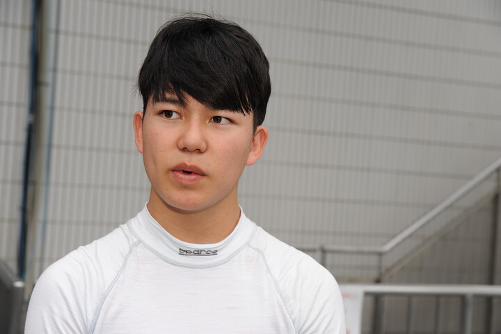 優勝した卜部和久（H・R F108）