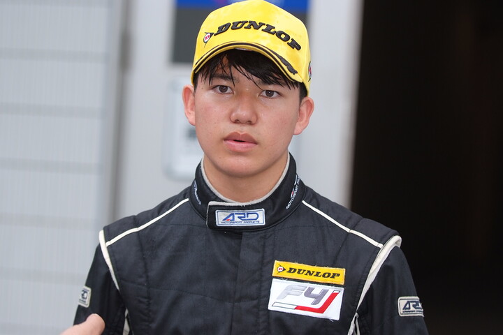 優勝した卜部和久（H・R F108）