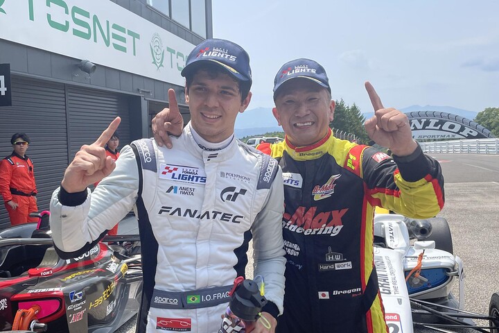 優勝したイゴール・オオムラ・フラガとマスタークラスで優勝したDRAGON