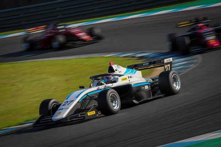 優勝はリアム・シーツ（Sutekina Racing）