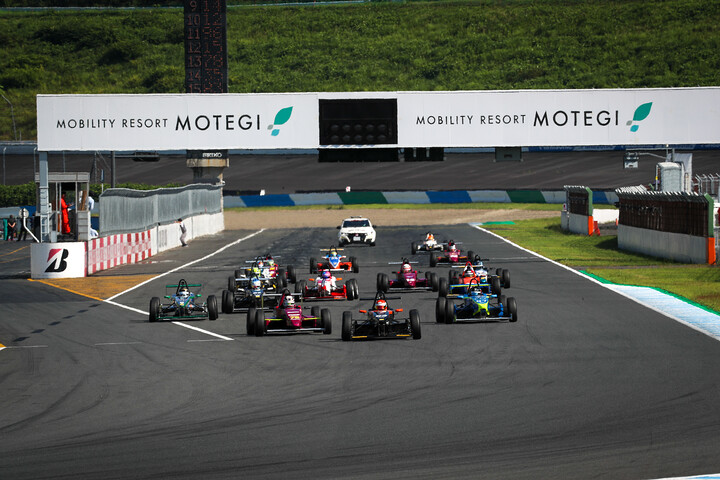 決勝がスタートした