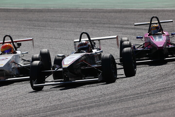 度会太一と田中風輝のトップ争い