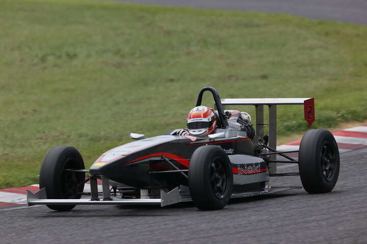 ポールポジションは田中風輝（24SYSTEMタイヤサービス M2 KK-SII）