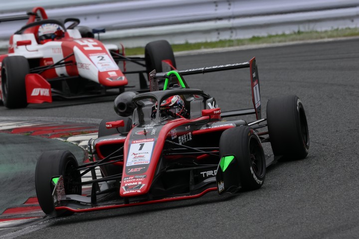 決勝3位は平良響（モビリティ中京TOM'S 320 TGR-DC）