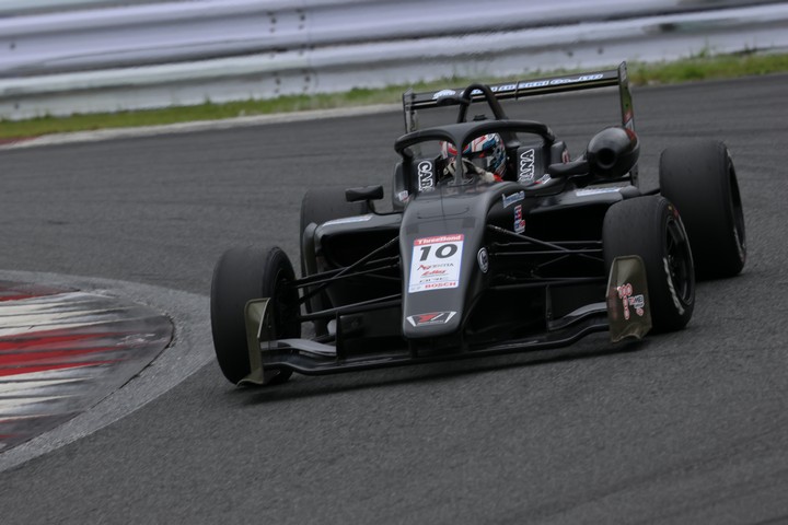 決勝2位は堤優威（Rn-sports F320）