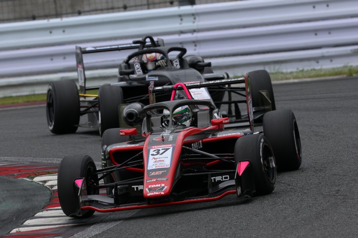 優勝はエンツォ・トゥルーリ（モビリティ中京TOM'S 320）