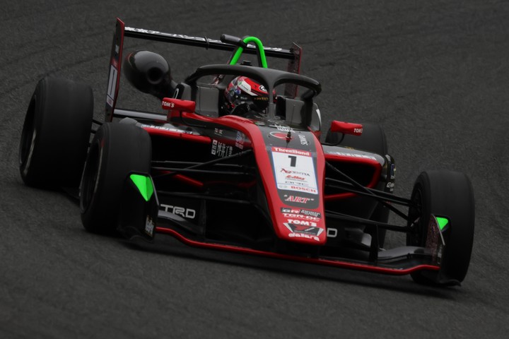 決勝2位は平良響（モビリティ中京TOM'S 320 TGR-DC）