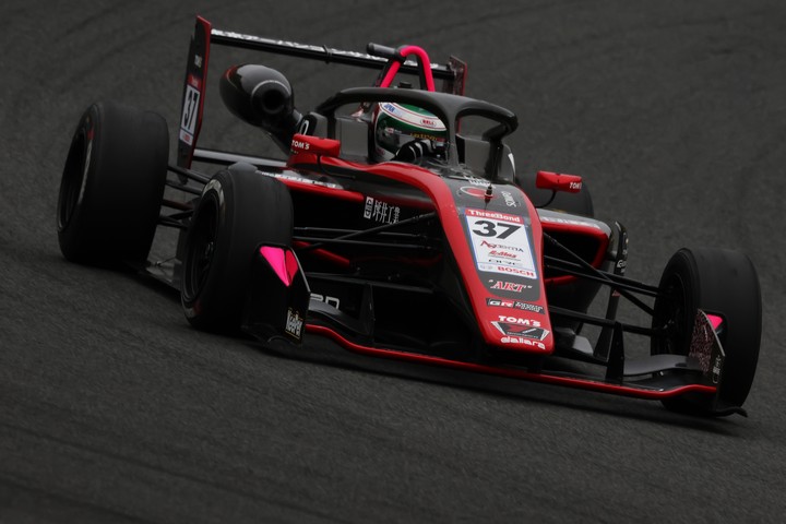 優勝はエンツォ・トゥルーリ（モビリティ中京TOM'S 320）