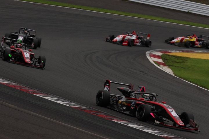 決勝がスタートした