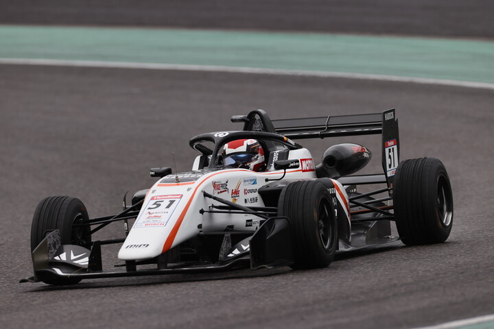 決勝6位はデビッド・ビダーレス（B-MAX RACING 320）