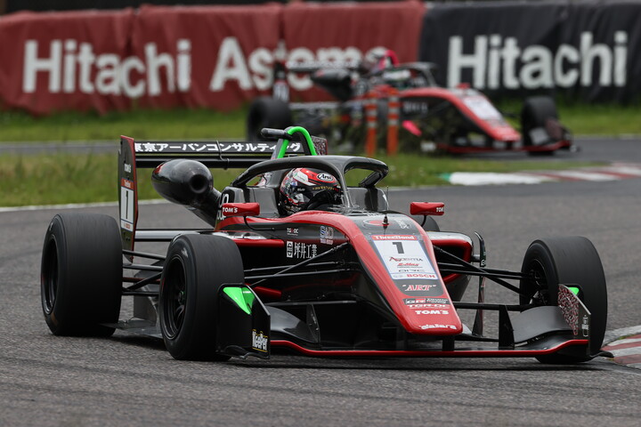 ポールポジションは平良響（モビリティ中京TOM'S 320 TGR-DC）