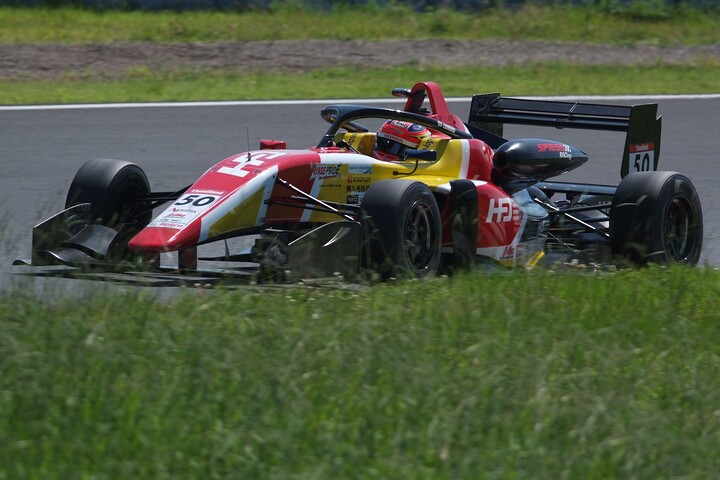 優勝は木村偉織（HFDP WITH B-MAX RACING）