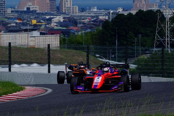 決勝2位は菅波冬悟（JMS RACING with B-MAX）