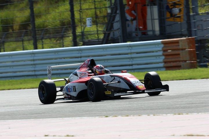 優勝は小林利徠斗（TGR-DC RSトムススピリットF4）