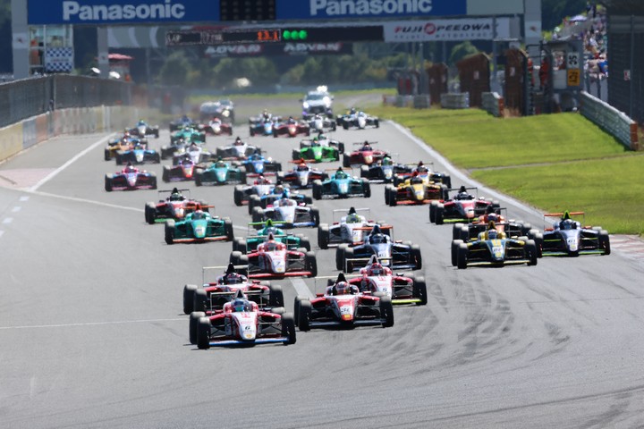 決勝がスタートした