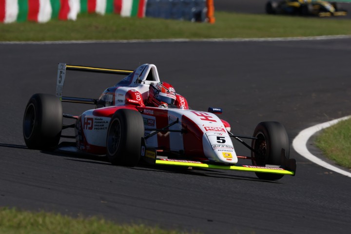 優勝は三井優介（HFDP RACING TEAM）