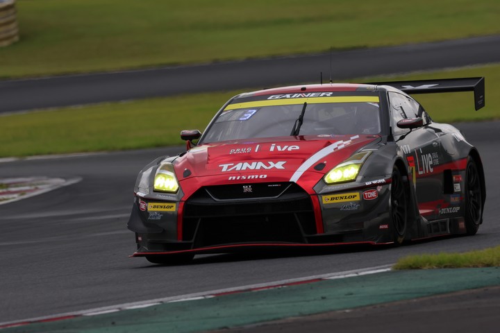 GT300クラス優勝はGAINER TANAX GT-R（富田竜一郎／石川京侍／塩津佑介）