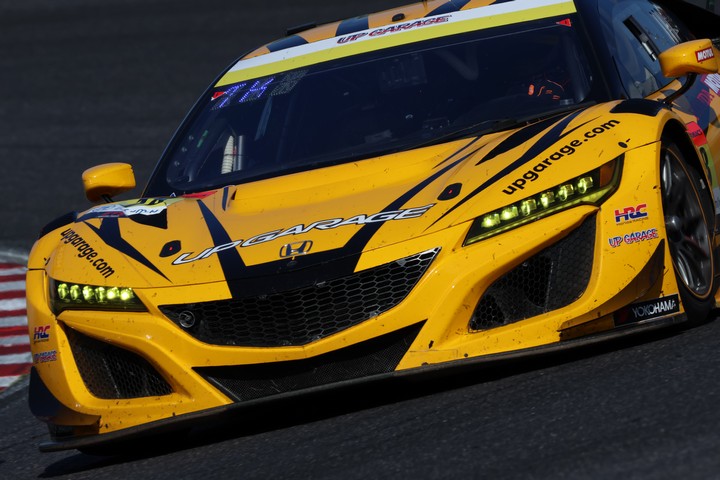 GT300クラス優勝はUPGARAGE NSX GT3（小林崇志／小出峻）