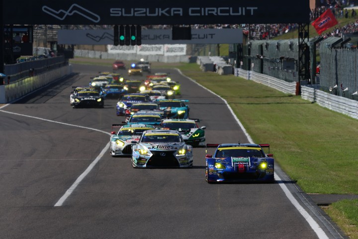 GT300クラスのスタートシーン