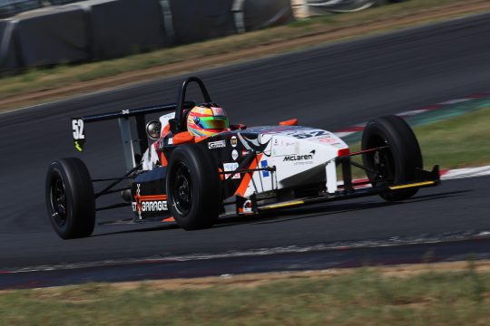 ポールポジションは小村明生（FガレージENABLING）