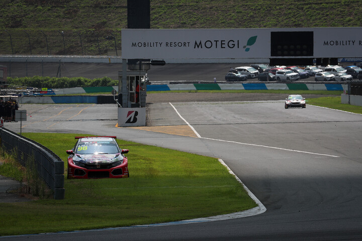 ストレートでストップした猪爪杏奈